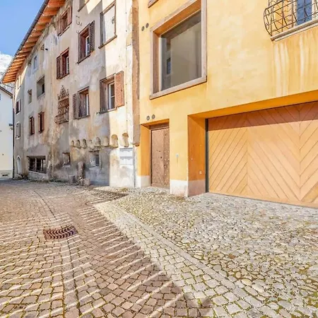 Casa de Férias 3 Antico Fienile Nel Centro Di Samedan