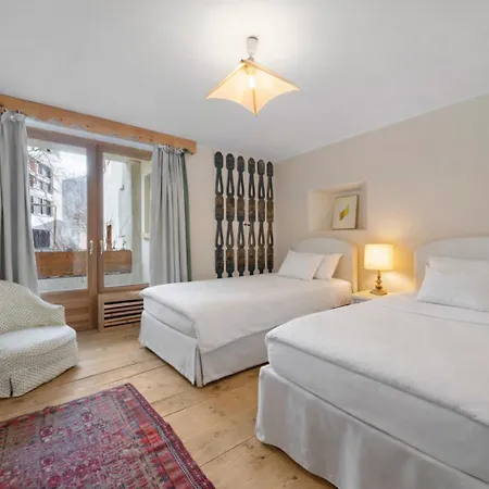 Casa de Férias 3 Antico Fienile Nel Centro Di Samedan